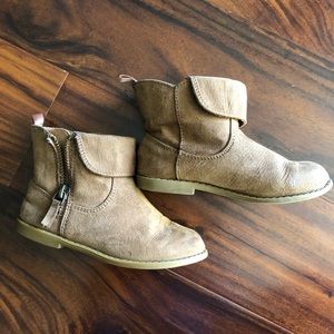 Size 8 Old Navy booties